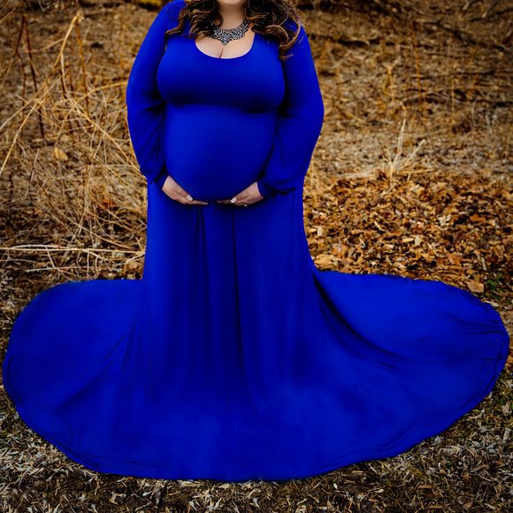 Plus Size Maternity Gown - Picture 2 of 3